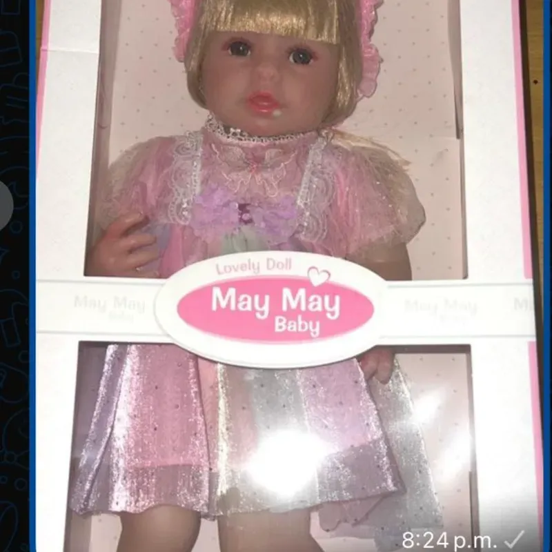 Bebe real llora y estornuda