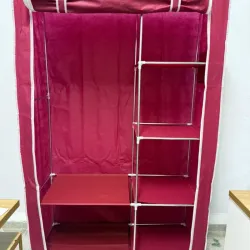 Clóset con compartimentos