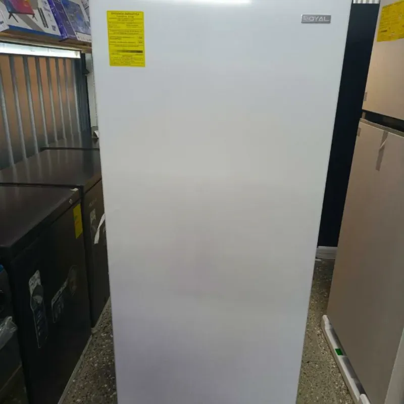 Congelador/Refrigerador Vertical Royal de 16cuft