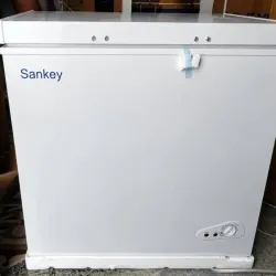 Nevera marca SANKEY de 5 pies cúbicos