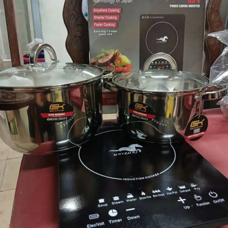 Combo de hornillas de inducción con juego de calderos 