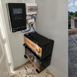 Kit de Respaldo para el Hogar  -Inversor Híbrido Sumry de 4k  - 2 Batería LifeP04 12.8v x 300Ah en serie en 24v  -  3 Paneles Solares de entre 550w - 615w - Almacenamiento en baterías de 7.8Kw  - Paneles 1800w  - Total 9.6Kw entre paneles y baterías