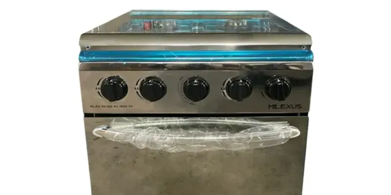 COCINA MILEXUS 4 HORNILLAS CON HORNO  Y MAGNETO.