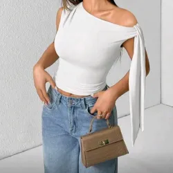 Blusa Blanca con amarre largo el el brazo