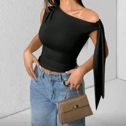 Blusa Negra con amarre largo en el brazo