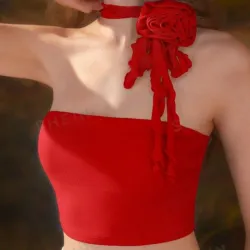 Blusa roja con rosa y tiras al cuello