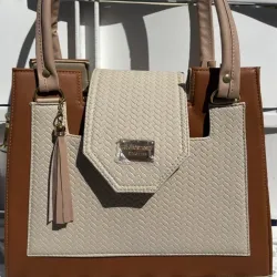 Bolso Mediano color Carmelita y Beige
