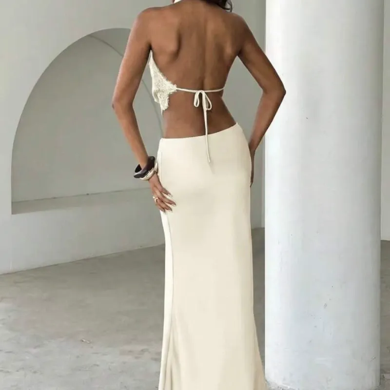 Conjunto de saya y blusa elegantes color beige