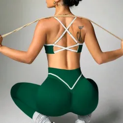 Juego verde deportivo de top y leggins