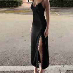 Vestido negro satinado de salir con bordados
