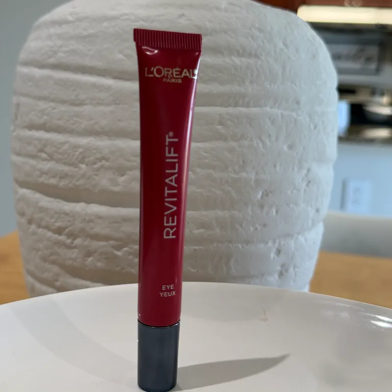 Contorno de Ojos Revitalift L’Oréal Paris