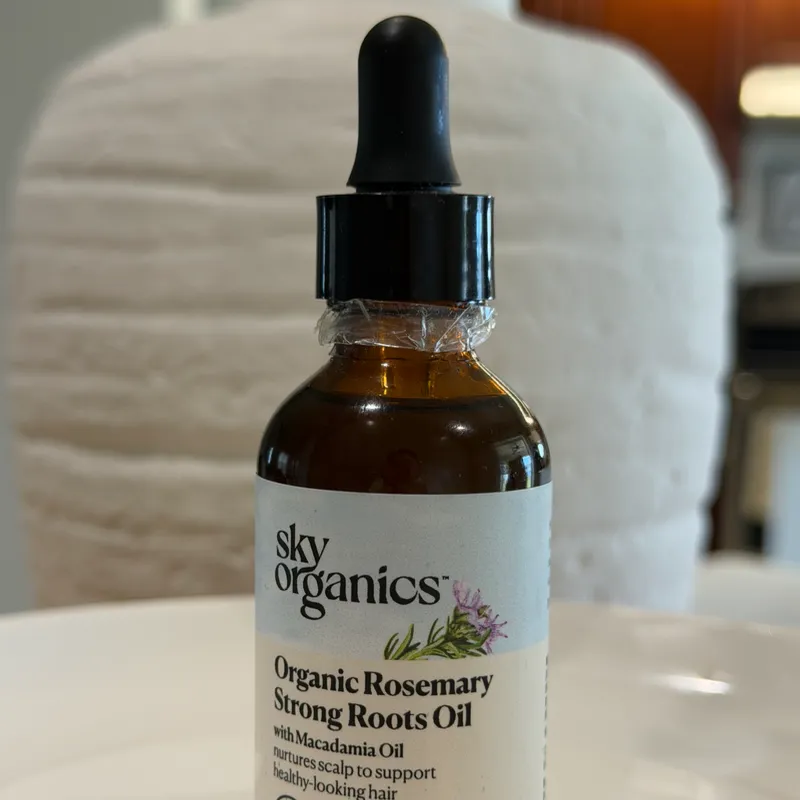 Cuidado capilar / tratamiento fortalecedor  Nombre del producto  Sky Organics Organic Rosemary Strong Roots Oil – 60 ml (2 fl oz)