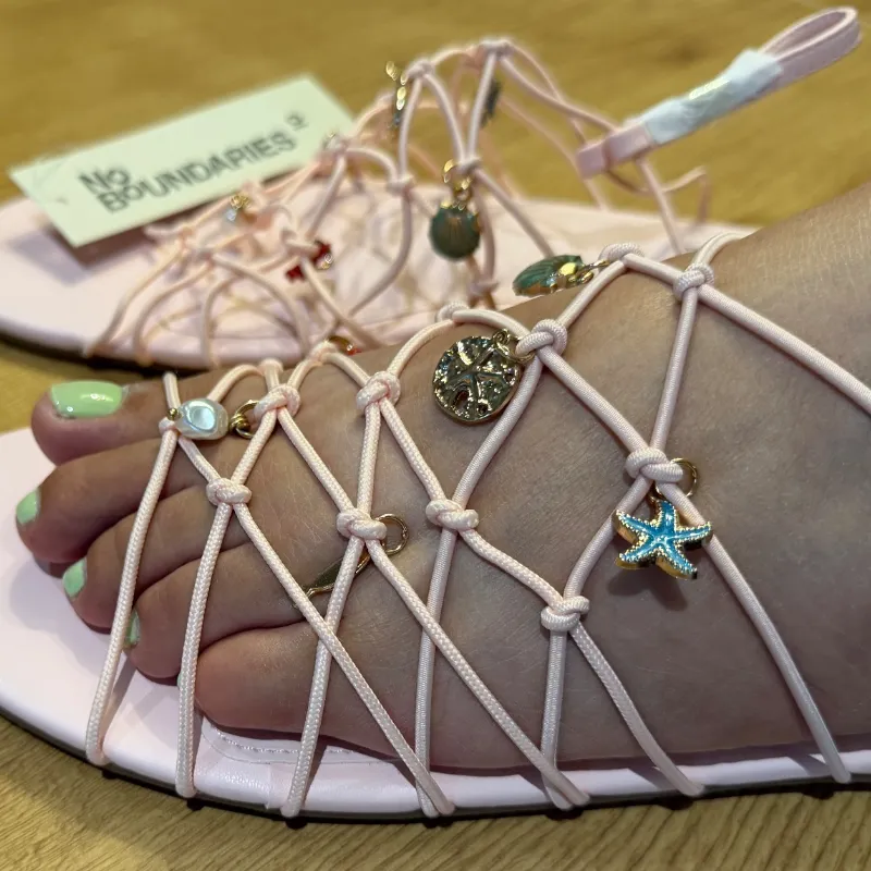Sandalias estilo resort en tono rosa pastel🩷
