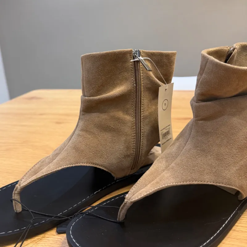 Sandalias gladiadora en gamuza taupe