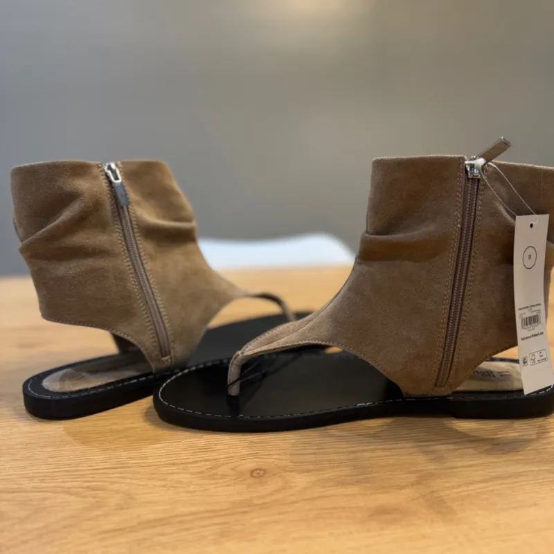 Sandalias gladiadora en gamuza taupe