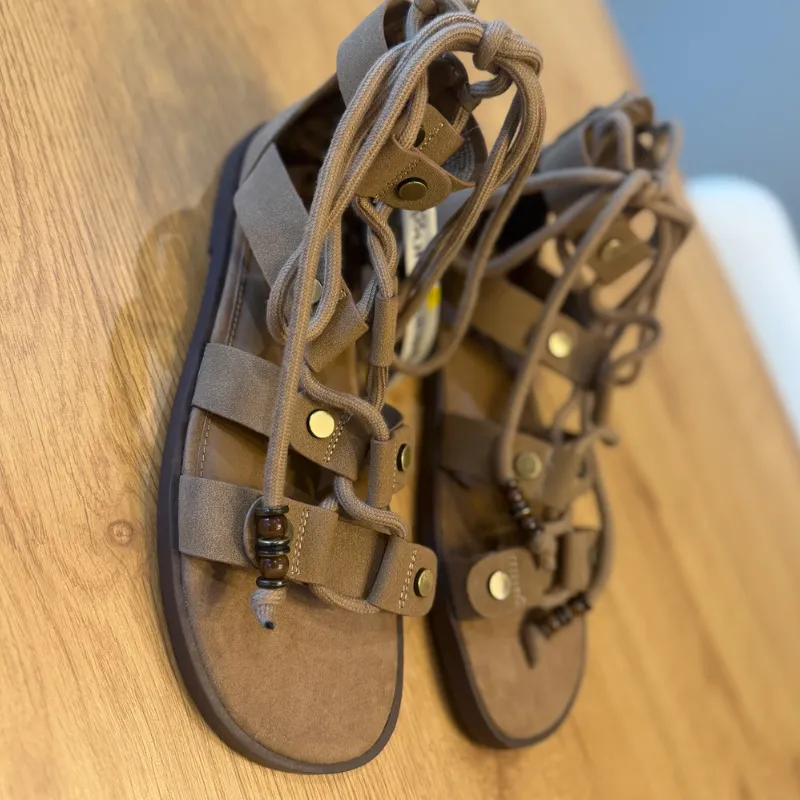 Sandalias romanas boho elegantes