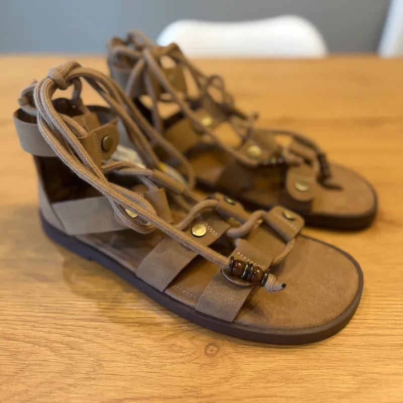 Sandalias romanas boho elegantes