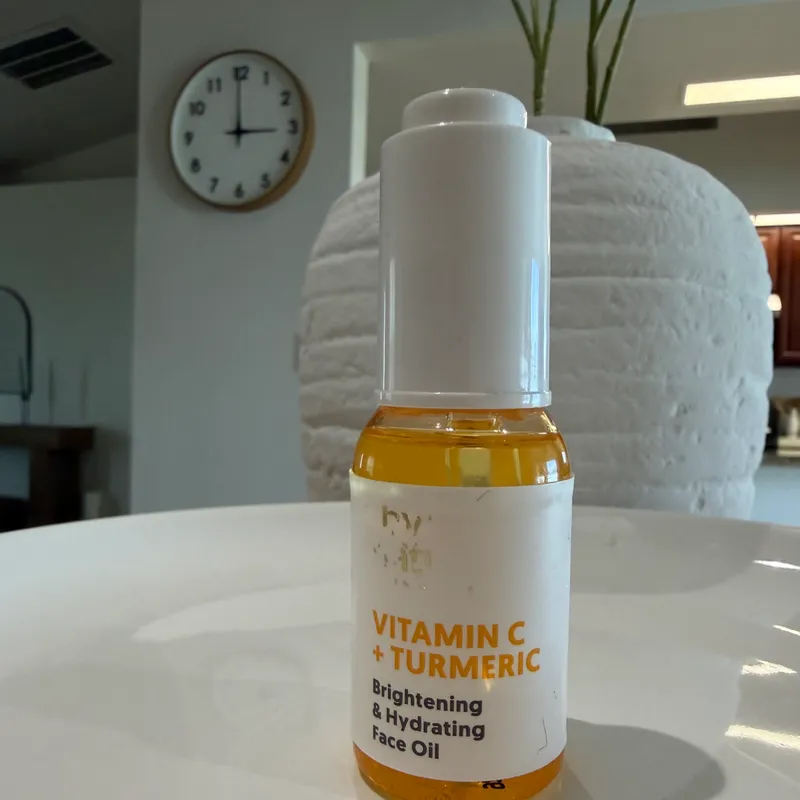 Sérum Facial Iluminador Vitamina C + Cúrcuma Glow Radiance Oil – 30 ml
