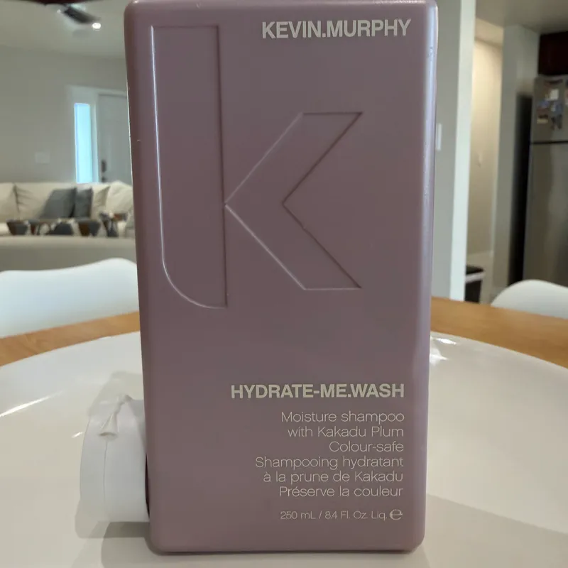 Shampoo Hidratante Hydrate-Me Wash Kevin Murphy con Kakadu Plum – 250 ml