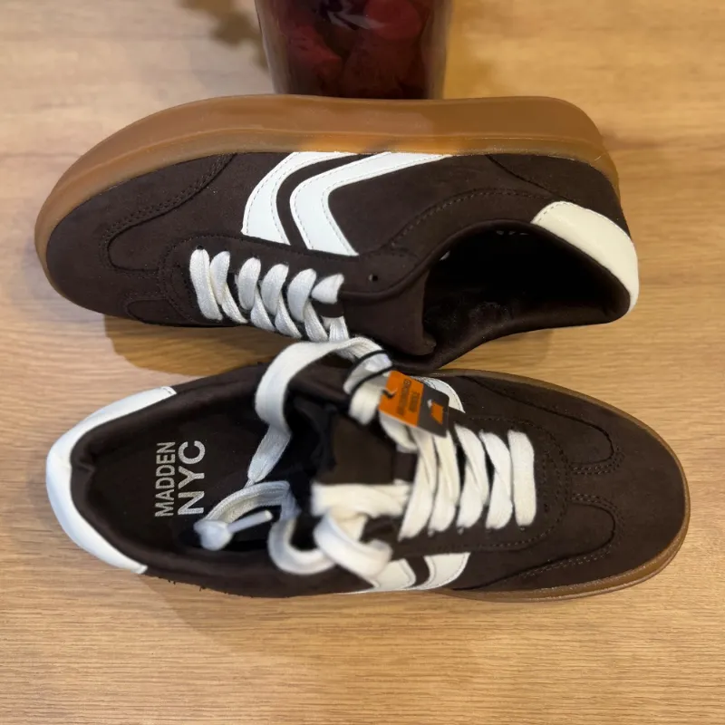 Tenis en color carmelita y blanco 🤎