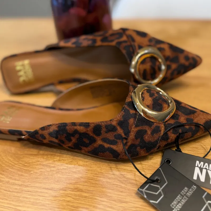 Zapatos de punta fina animal print. 🐆✨