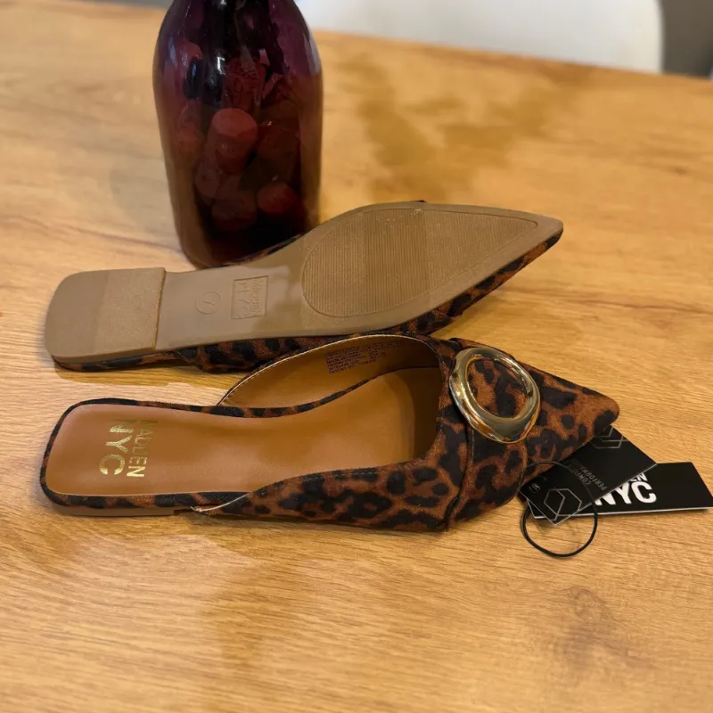 Zapatos de punta fina animal print. 🐆✨