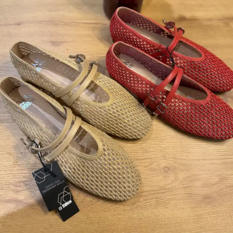 Zapatos tipo Mary Jane tejidos