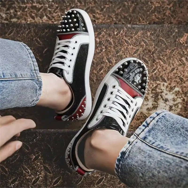 Black Spikes