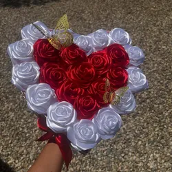 Caja corazón con 24 rosas eternas 