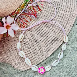 Collar de caracoles con florecita 