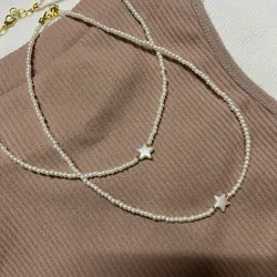 Collar de perlas pequeñas con estrella 