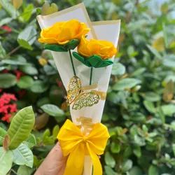 Ramo de 2 rosas eternas amarillas 
