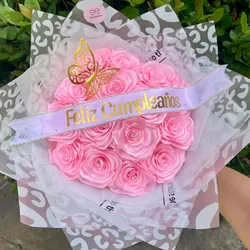 Ramo de 15 rosas con cinta personalizada