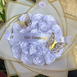 Ramo de 20 rosas con cinta personalizada