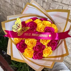 Ramo de 25 rosas con cinta personalizada
