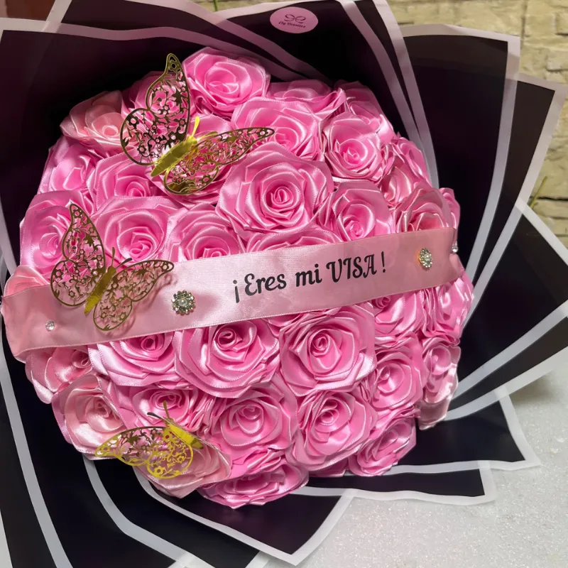 Ramo de 40 rosas con cinta personalizada