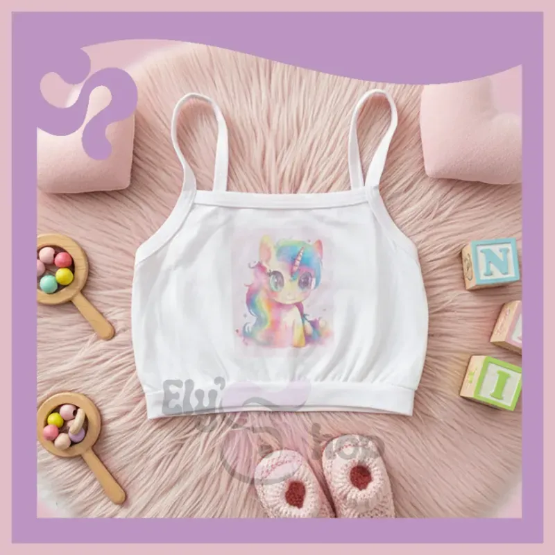 Blusa corta blanca con diseño unicornio