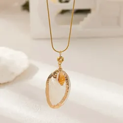 Cadena dorada de concha 