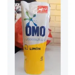 Detergente líquido omo