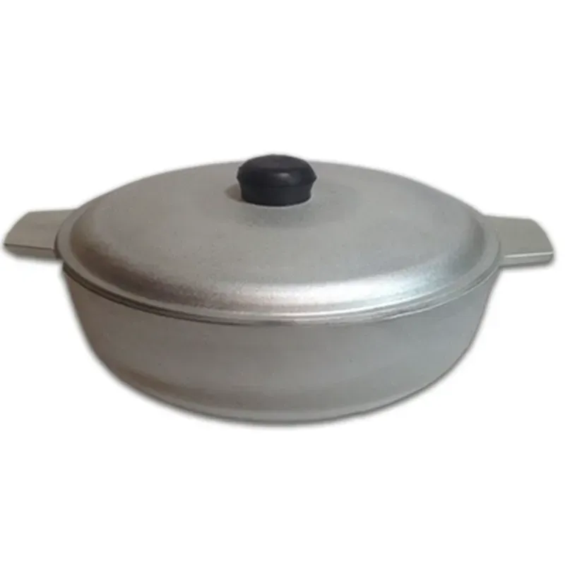 Calderos de aluminio con sus tapas 