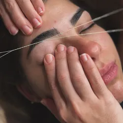 Depilación con hilo