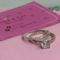 Anillo de Compromiso de Mujer