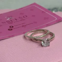 Anillo de Compromiso de Mujer