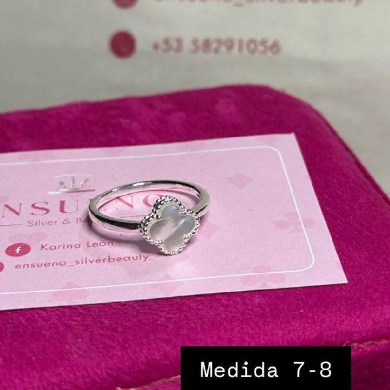 Anillo van cleef blanco , flor mediana 