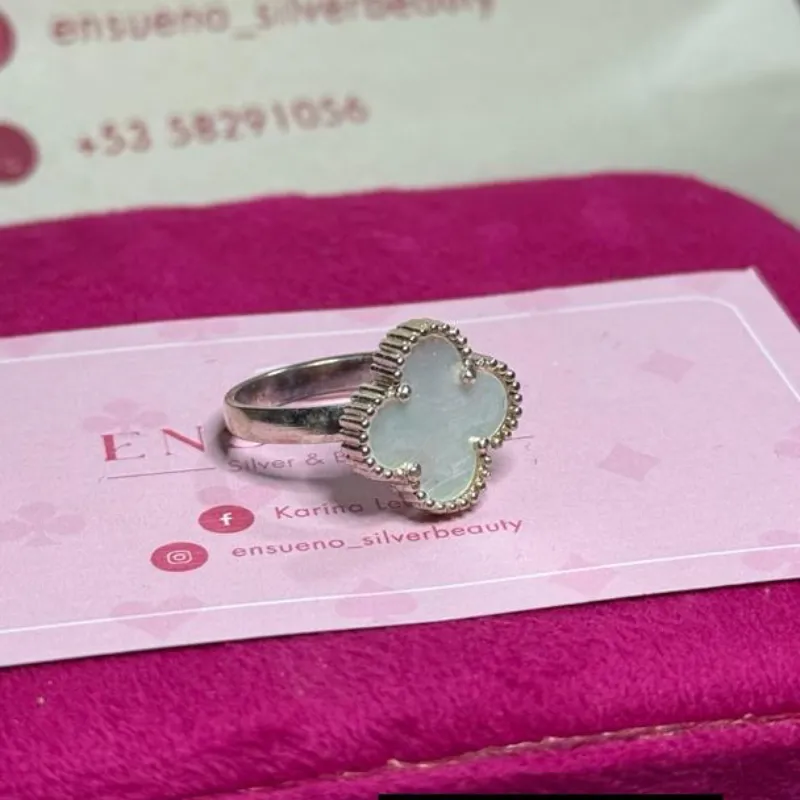 Anillo van cleef blanco, flor grande 