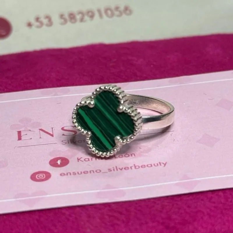 Anillo van cleef verde , flor grande 