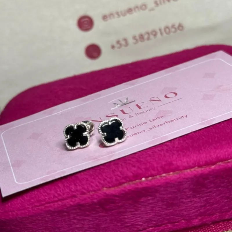 Aretes van cleef pequeños 