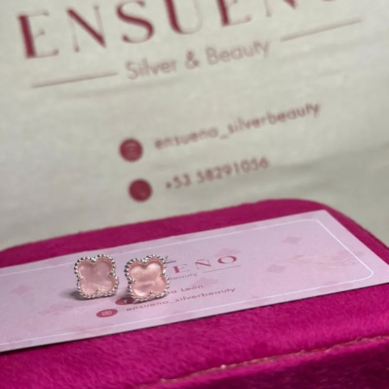 Aretes van cleef pequeños 