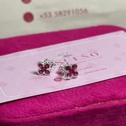 Aretes van cleef pequeños 