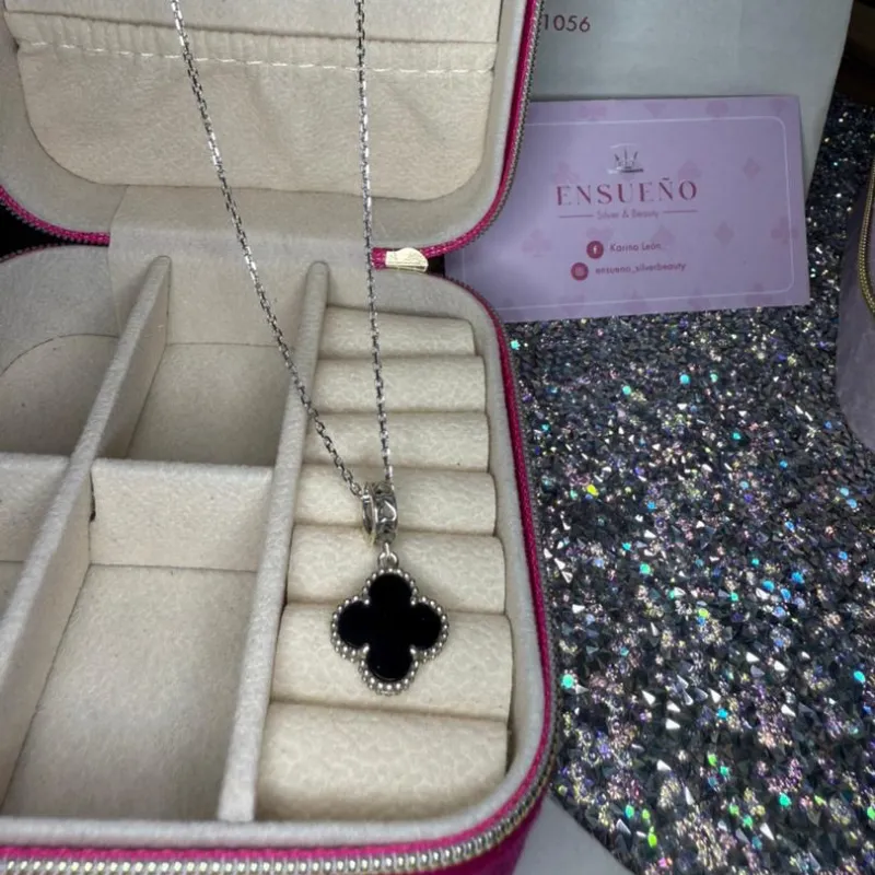 Cadena van cleef, una flor 